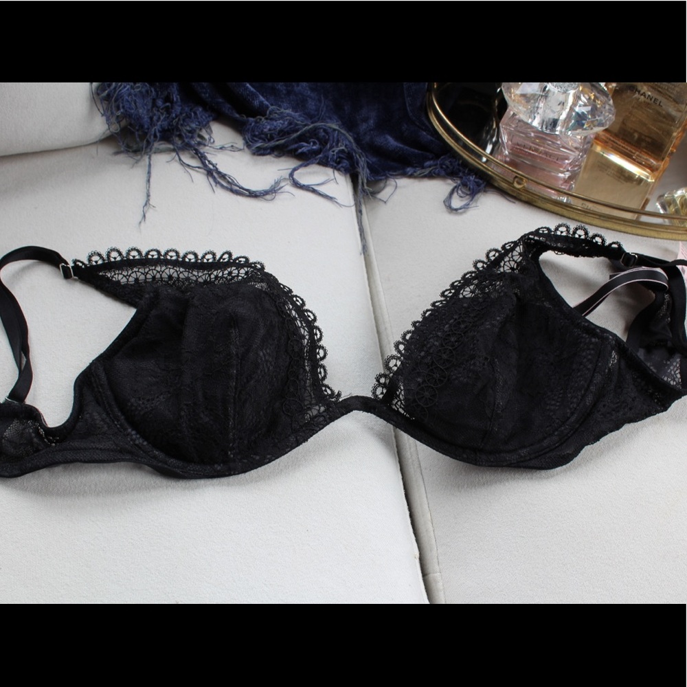 Victoria’s Secret very sexy Lacey underwire bra